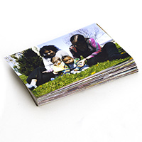 Imprimim les teves fotos familiars, ja sigui en paper fotogràfic, tasses, llenç, metacrilat, fusta.